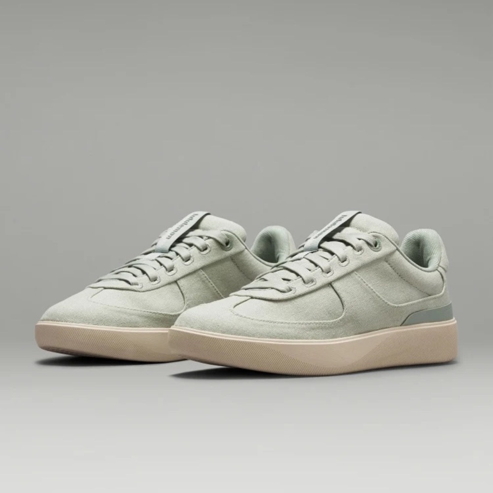 Lululemon Canvas Jade green size 8 cityverse sneakers